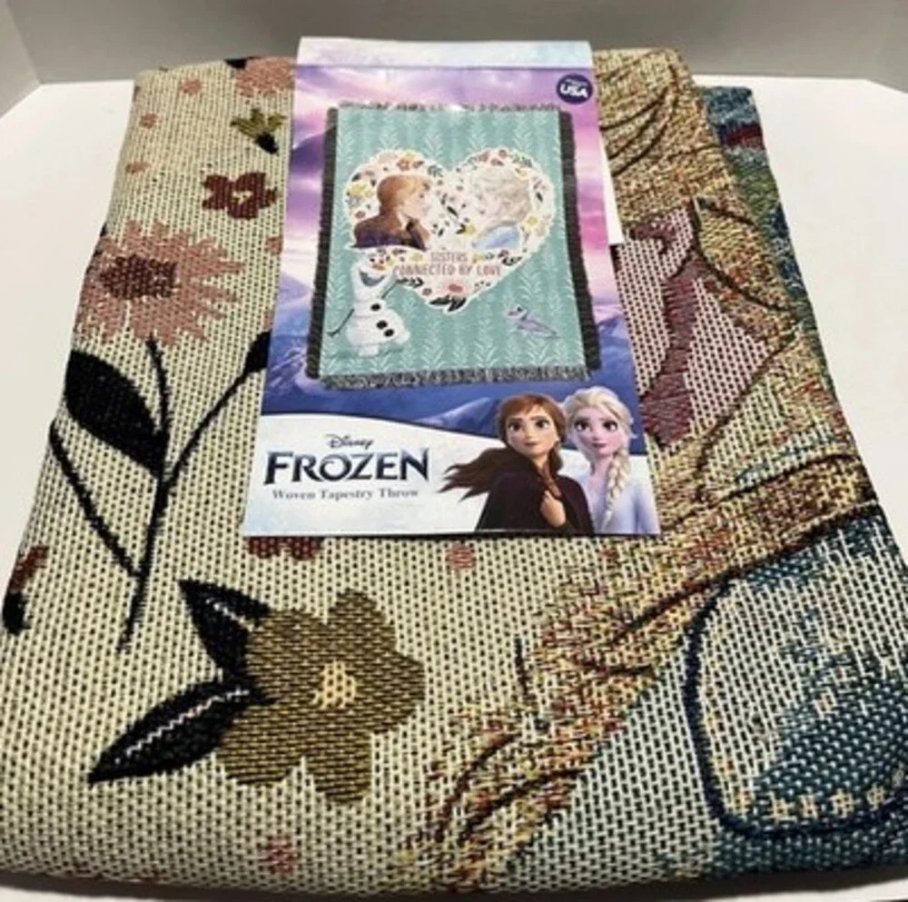 Disney Frozen Woven Tapestry Throw 48’’ X 60’’ Anna And Elsa Sister Love